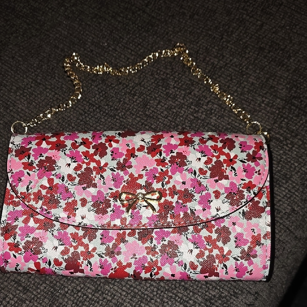 Elegant Floral Clutch with Gold Chain - Picture 6 of 6